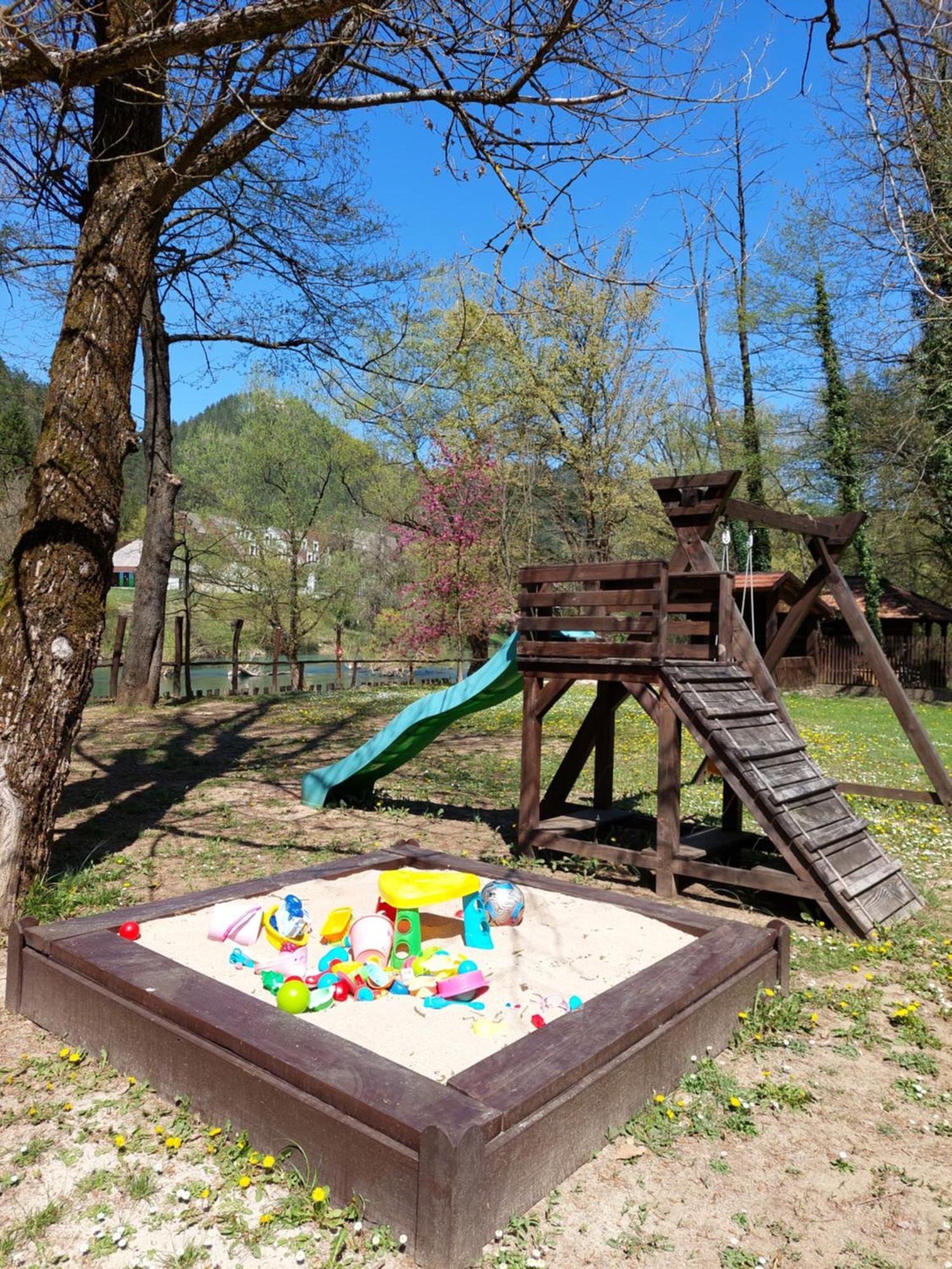 Bihać Atrium Holiday Home חדר תמונה